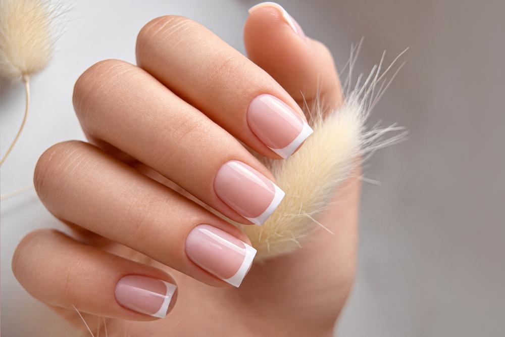 Dlaczego french manicure nie wychodzi z mody?