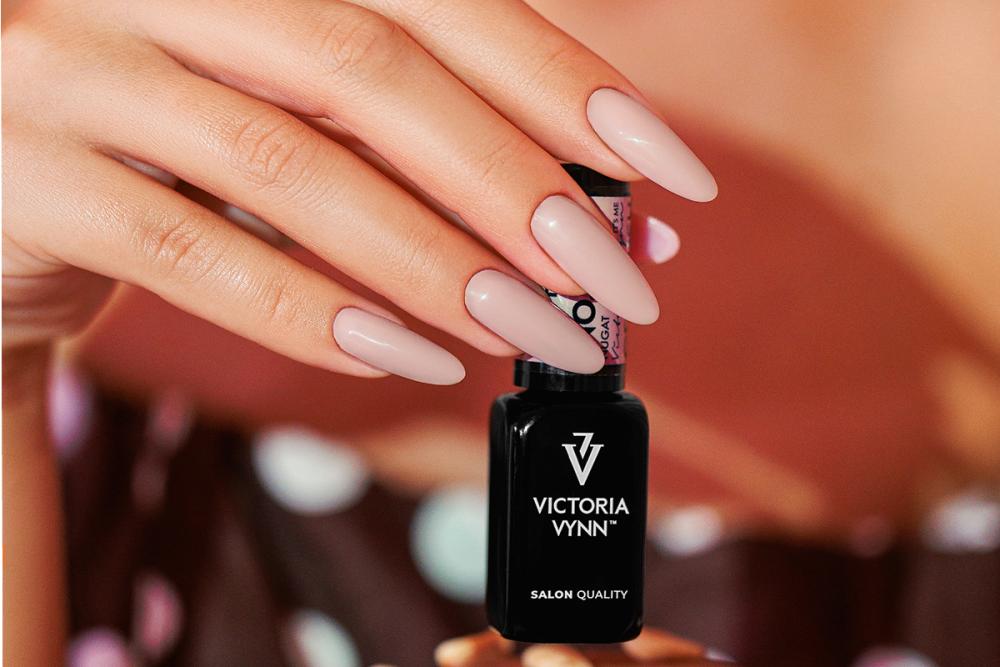 Pielęgnacja paznokci zimą – nawilżanie dłoni i regeneracja paznokci Victoria Vynn