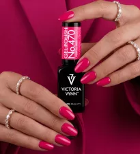 Malinowe paznokcie – elegancki manicure w intensywnym różu