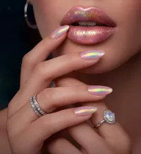 Aurora Nails Effect – Holographic Shine with Nail Powder