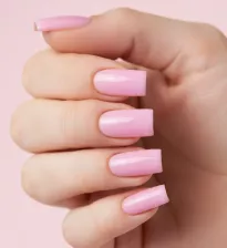 Różowe paznokcie – słodki manicure w stylu Barbie