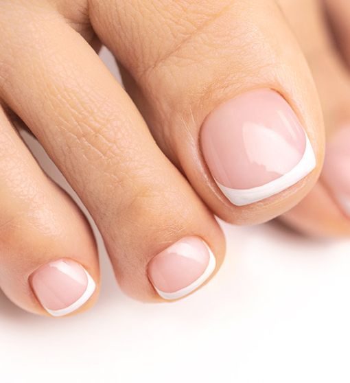 Elegancki french pedicure