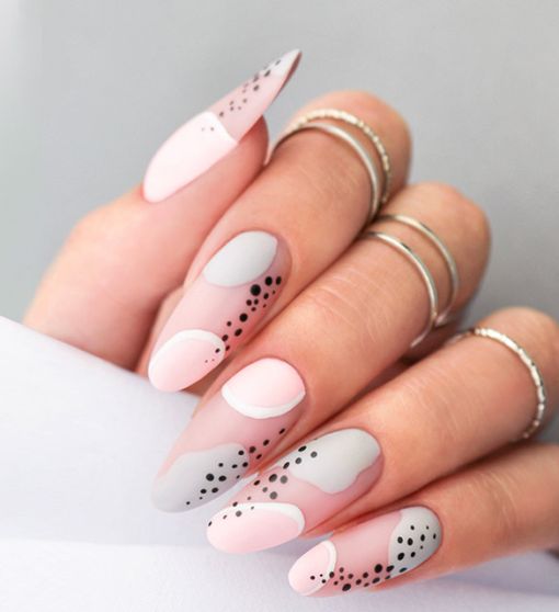 Oryginalny manicure paznokci na wiosnę