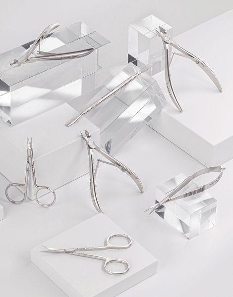 MANICURE TOOLS