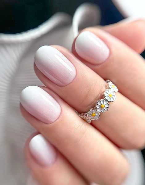 Eleganckie jasne paznokcie - najlepsze pomysły