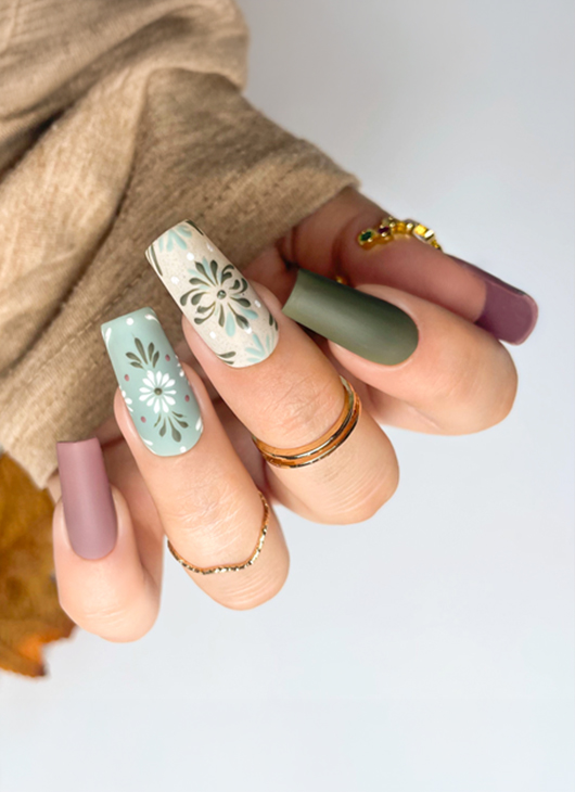 Jak przedłużyć trwałość manicure?