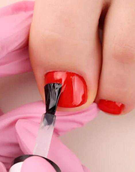 Jak zrobić pedicure hybrydowy krok po kroku?