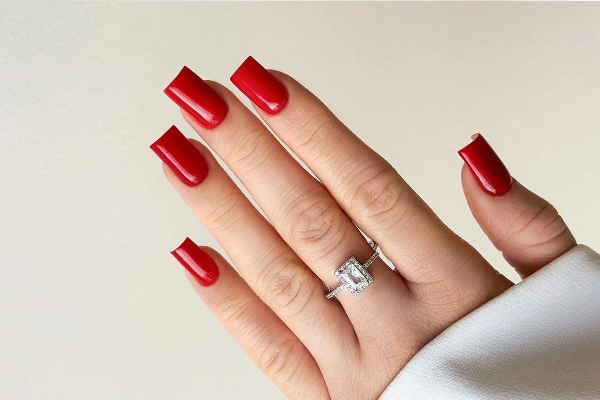 Odważne paznokcie na zaręczyny
