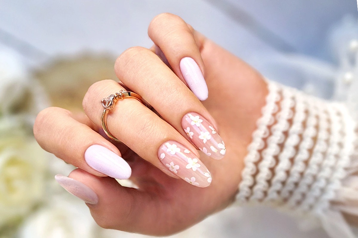 Jak wykonać zaręczynowy manicure?