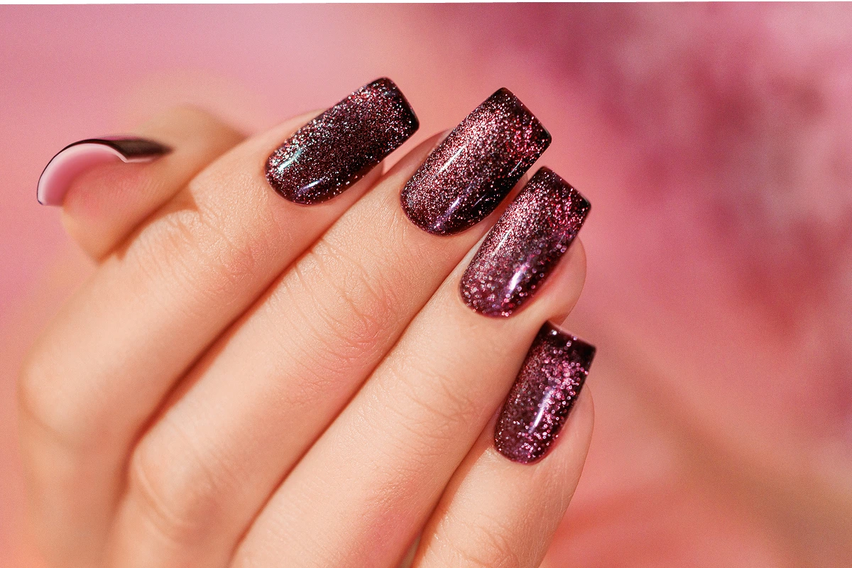 Lakier do paznokci brązowy z drobinkami - 427 Sparkle Brownie