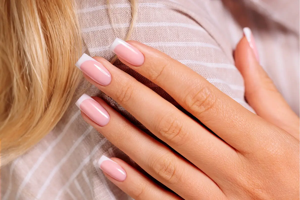 Przygotowanie paznokci do wykonania french manicure