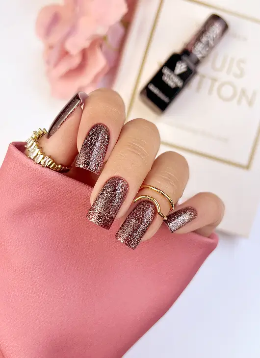Manicure hybrydowy na jesień