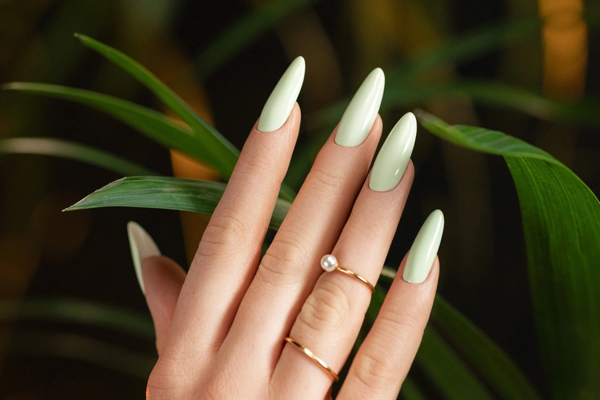 Zmysłowe kolory paznokci zaczerpnięte natury