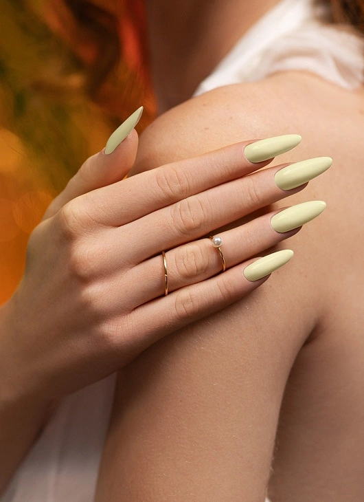 Testujemy najlepsze kremowe lakiery hybrydowe od Victoria Vynn na wiosnę