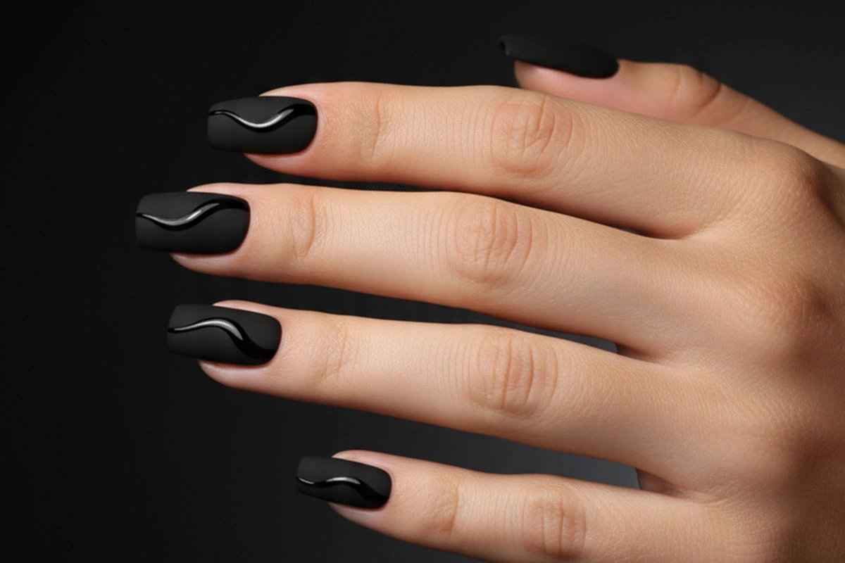 Klasyczne matowe paznokcie - efekt velvet finish