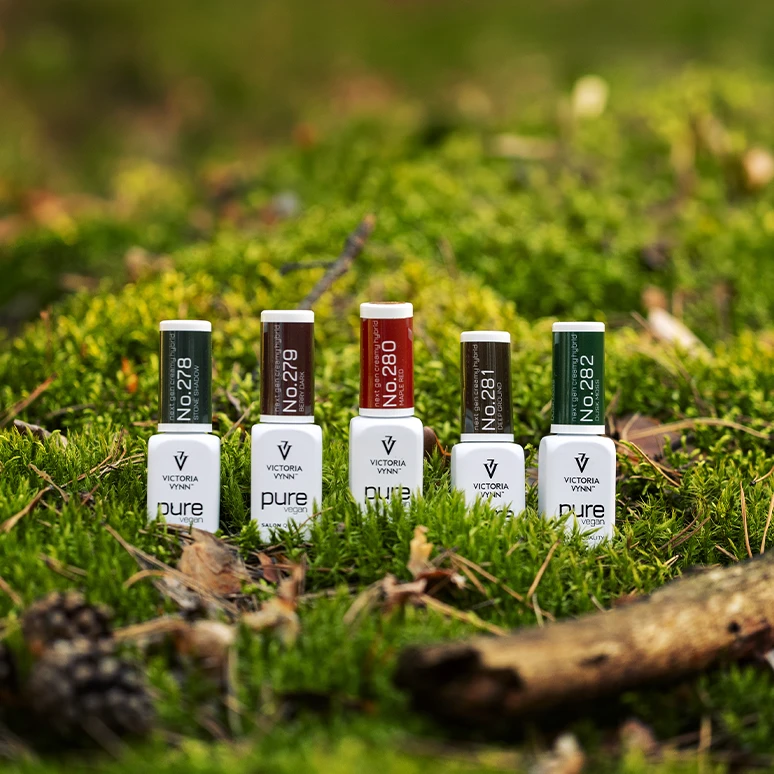 Kolekcja PURE VEGAN MISTIQUE Forest - pięć lakierów na mchu