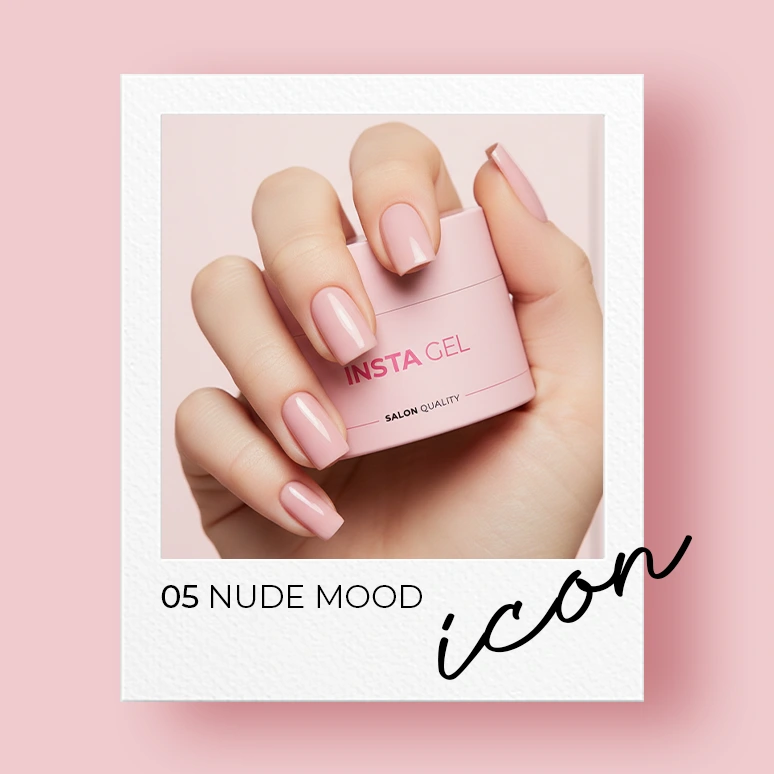 Dłoń ze stylizacją lNSTA GEL 05